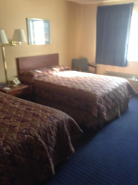 Hometown Inn And Suites Washington Esterno foto