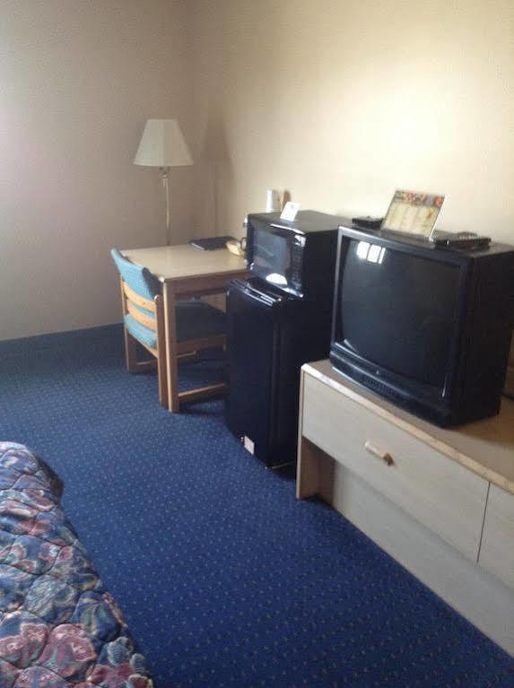 Hometown Inn And Suites Washington Esterno foto